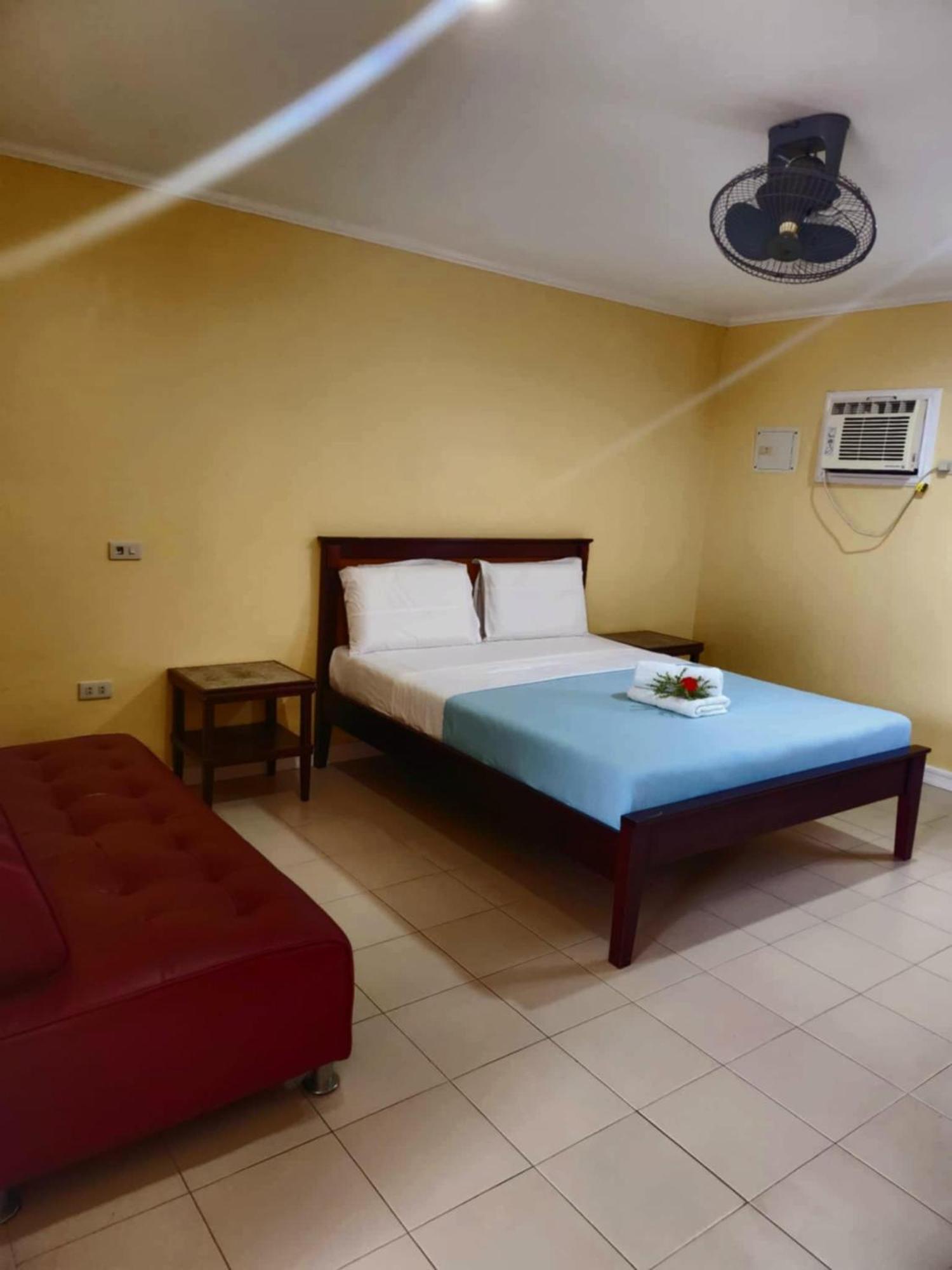 Villa Del Pueblo Inn Панглао Екстериор снимка