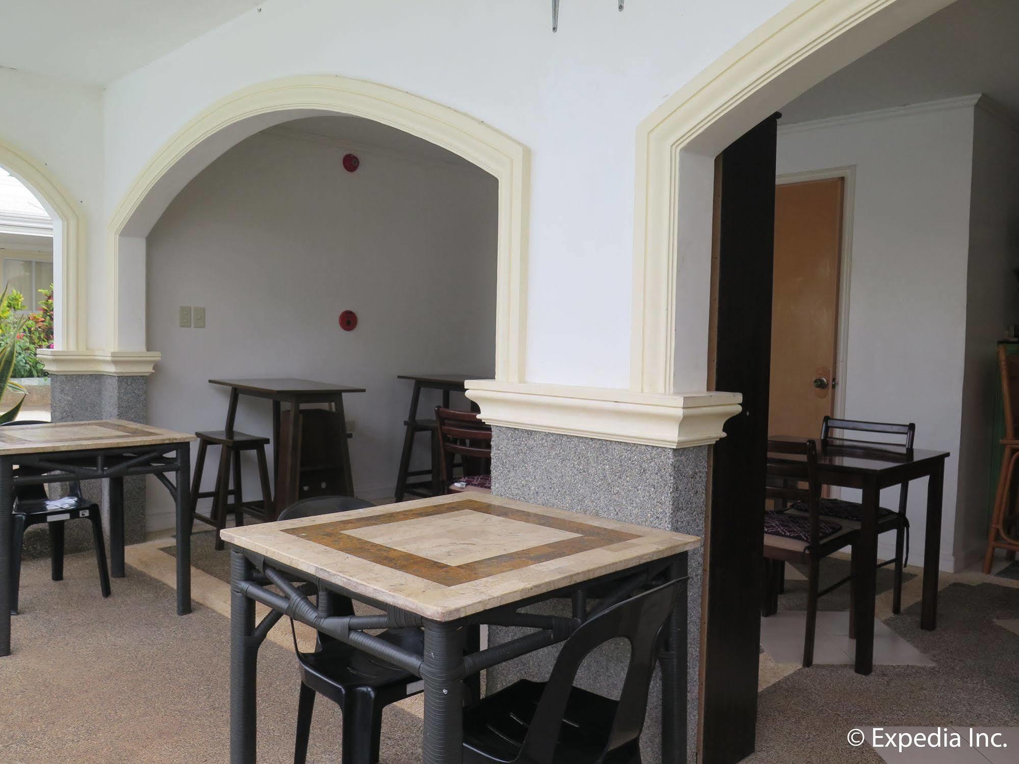 Villa Del Pueblo Inn Панглао Екстериор снимка